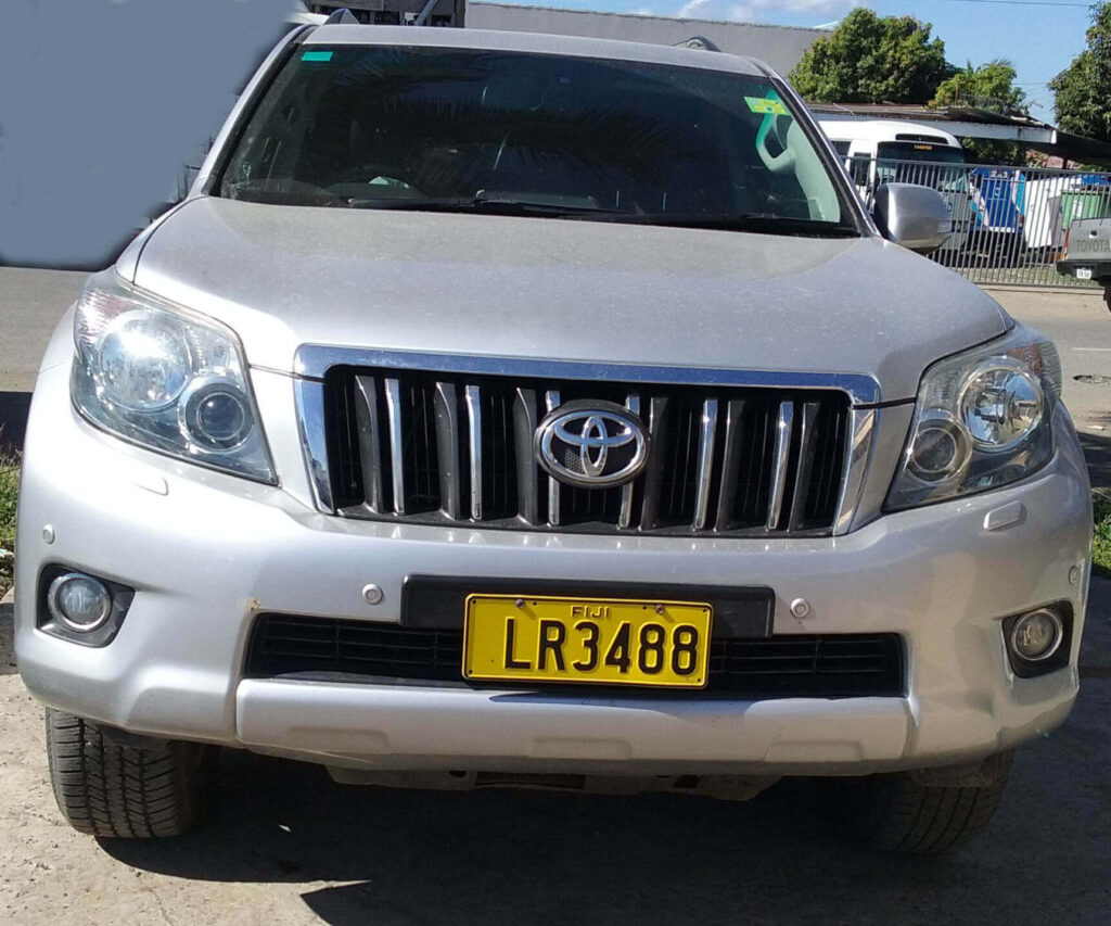 Silver-Parado-Front-View